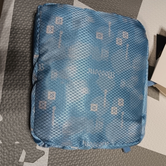 NWT moodone blue foldable compact backpack - Picture 3 of 4